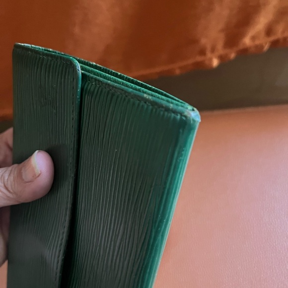 Louis Vuitton Green Epi Long Wallet  includes wallet insert & unbranded chain. - Picture 8 of 9